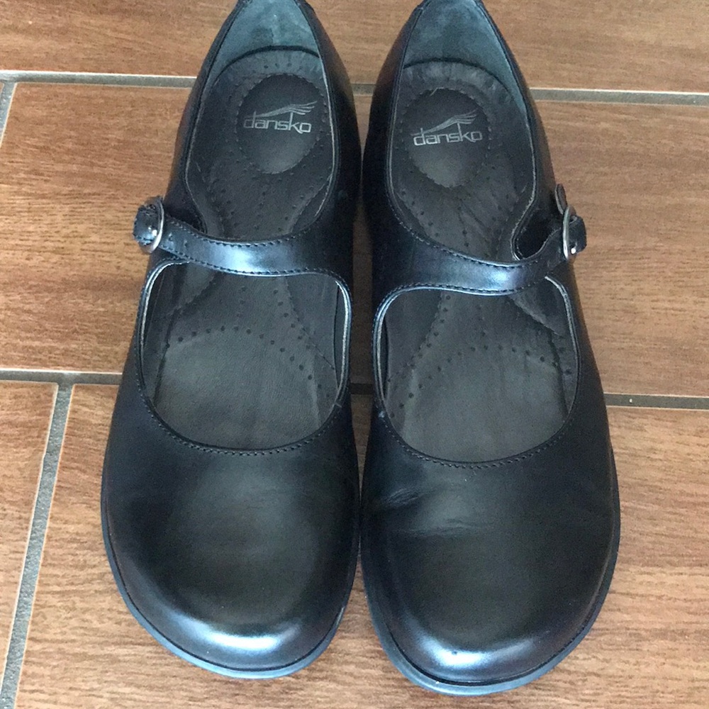 Dansko leather shoes made in Brazil